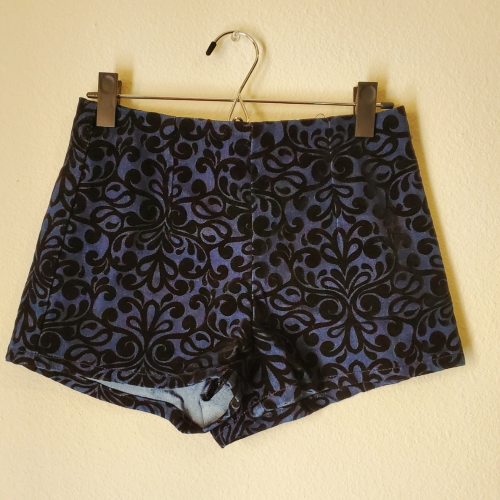 Forever 21 High Waist Pants - Shorts Damask Fabric - Zipper Up Hot Pants - Med
